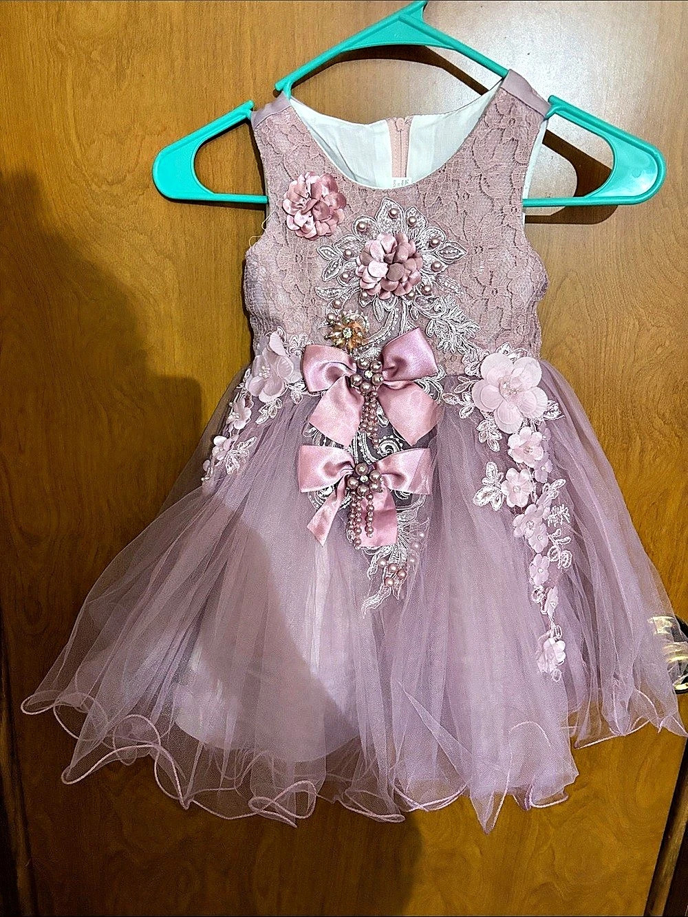 Girls Floral Embellished Formal Dress in Pink Like New 2T